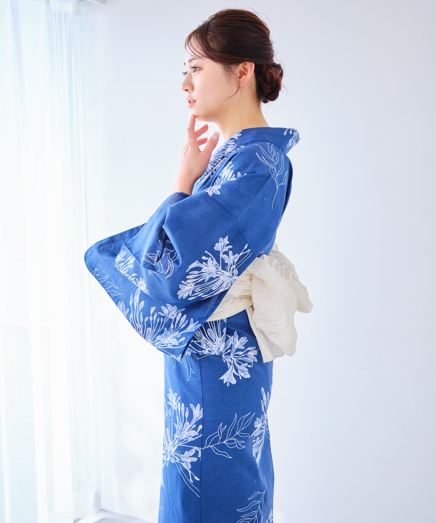 宵に舞う紫君子蘭