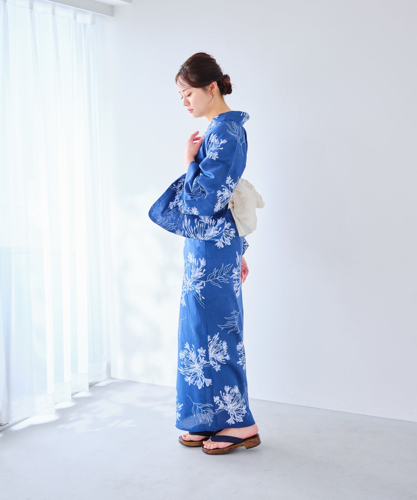 [浴衣一式] 宵に舞う紫君子蘭